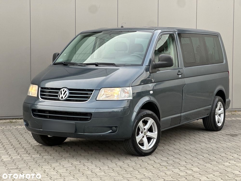 Volkswagen Caravelle - 1
