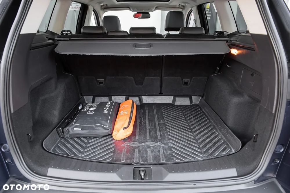 Ford Kuga - 32