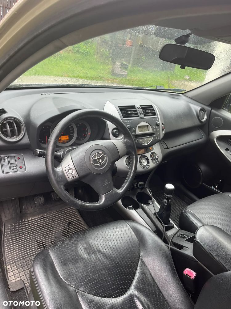 Toyota RAV4 2.2 D-4D Prestige - 7