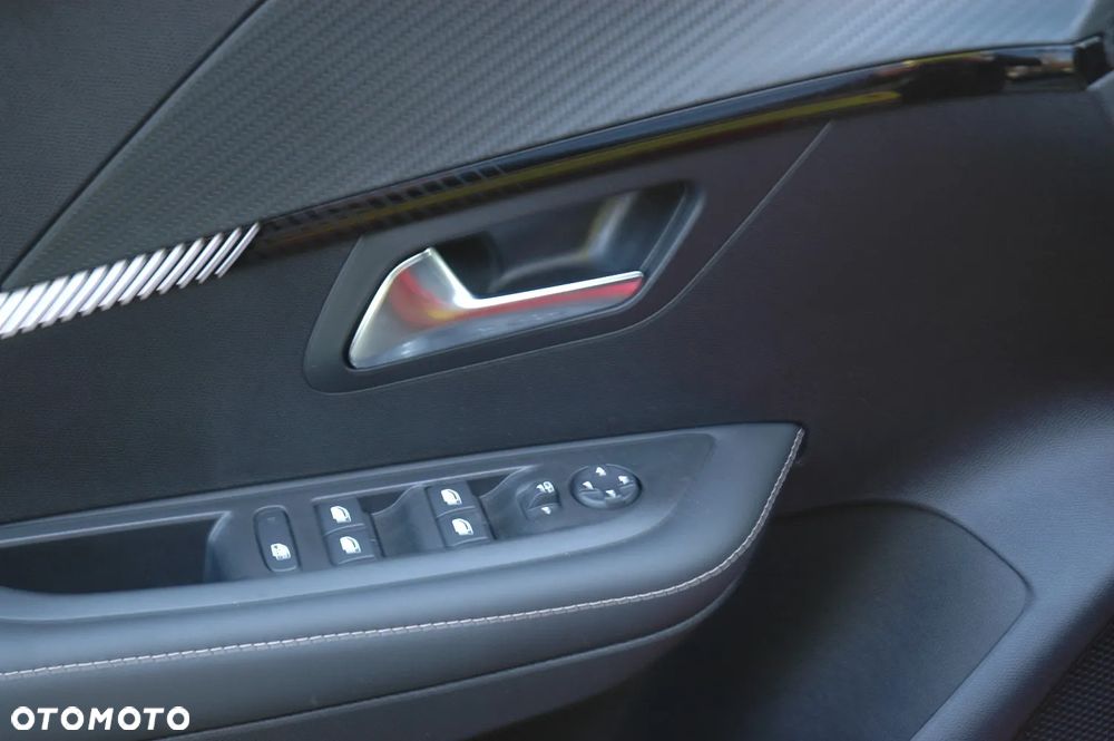 Peugeot 208 1.2 mHEV Allure - 11