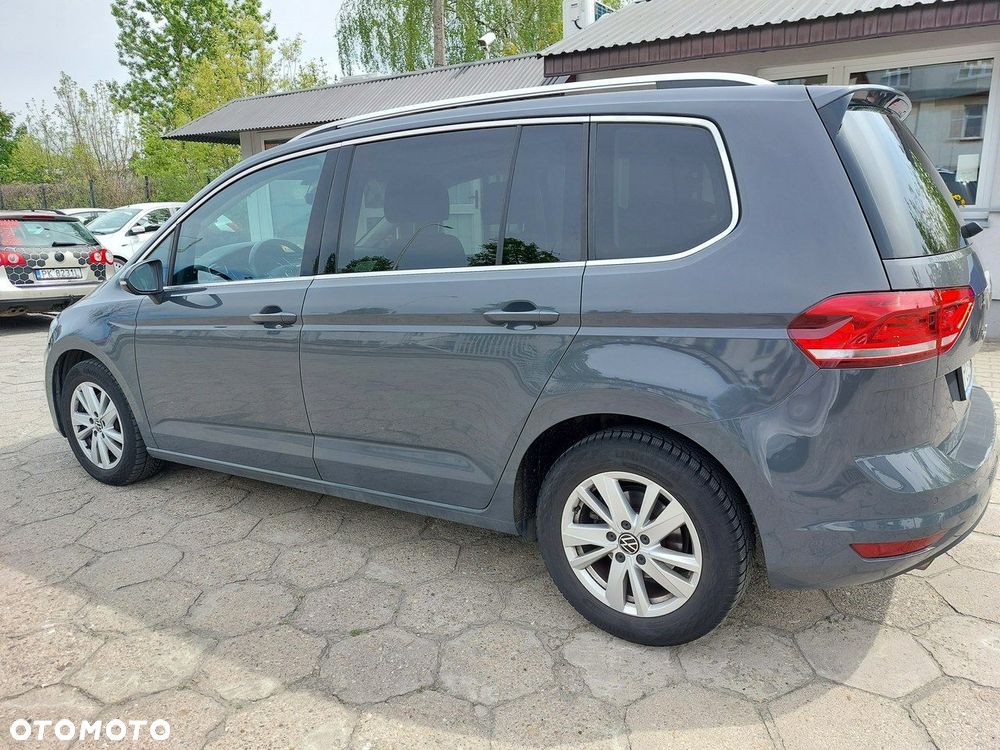 Volkswagen Touran - 5