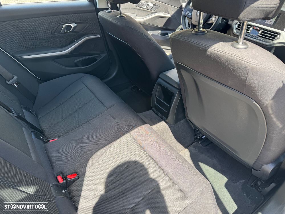 BMW 318 d Corporate Edition - 16