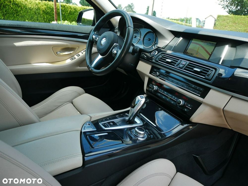 BMW Seria 5 520d xDrive - 8