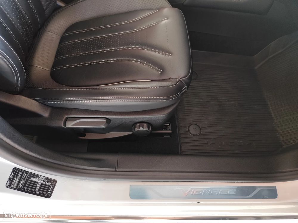 Ford Focus 1.0 EcoBoost MHEV Vignale - 41