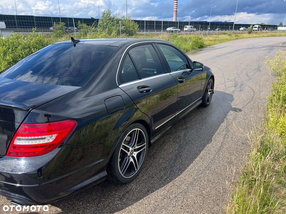 Mercedes-Benz Klasa C 300 CDI BlueEff 4-Matic Avantgarde - 5