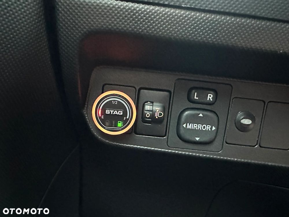 Toyota Auris 1.6 Premium Start - 14