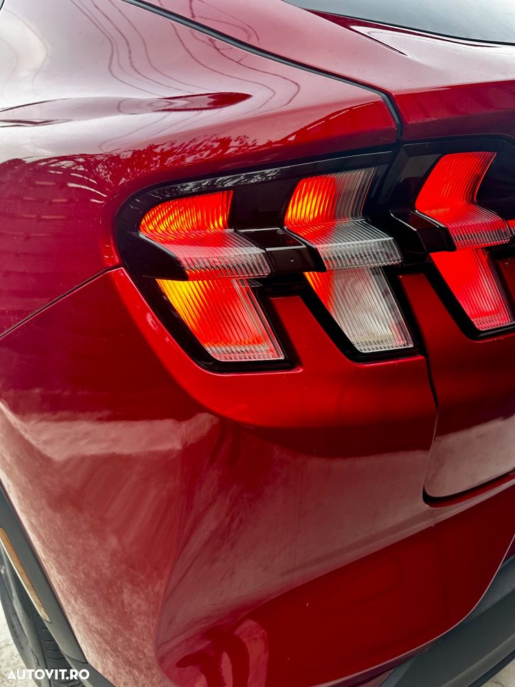 Ford Mustang Mach-E - 6