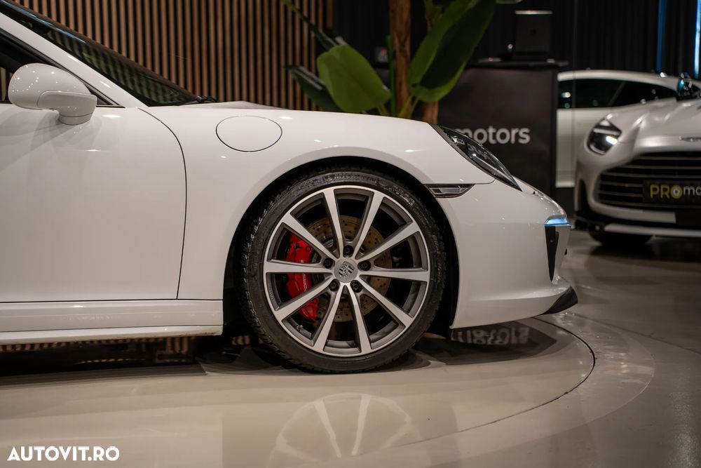 Porsche 911 Carrera 4S PDK - 36