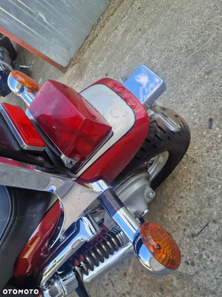 Suzuki Intruder - 23