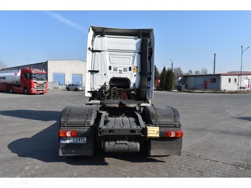 Mercedes-Benz Actros - 4