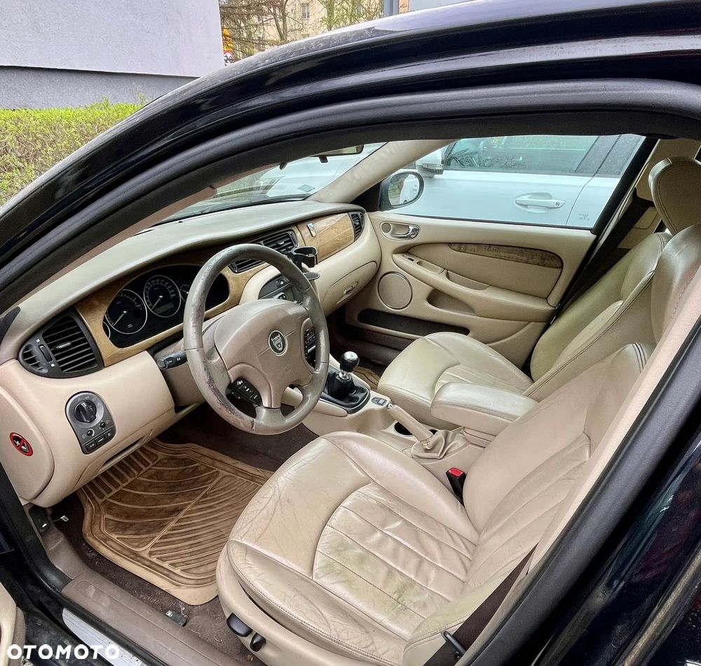 Jaguar X-Type 2.0 - 4