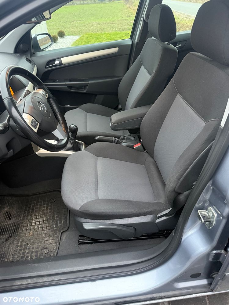 Opel Astra 1.6 - 9