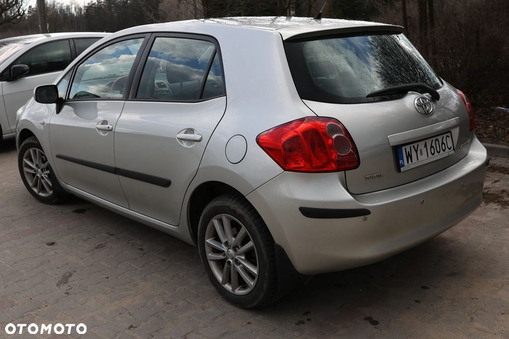 Toyota Auris 1.6 Premium - 5