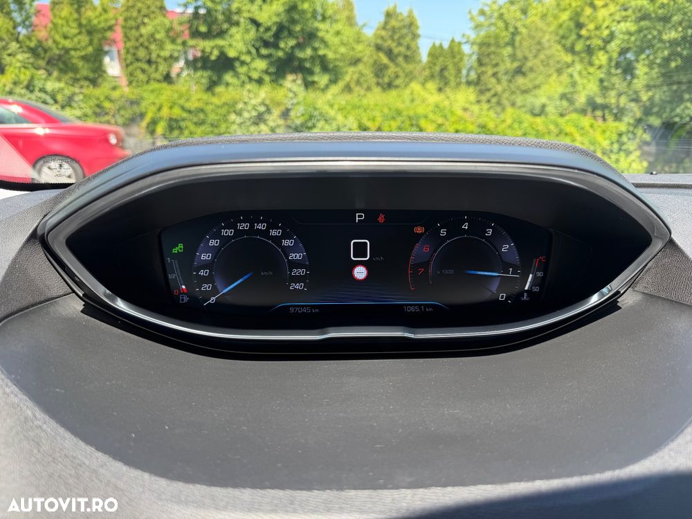 Peugeot 3008 1.2 PureTech Turbo S&S EAT6 GT-Line - 32