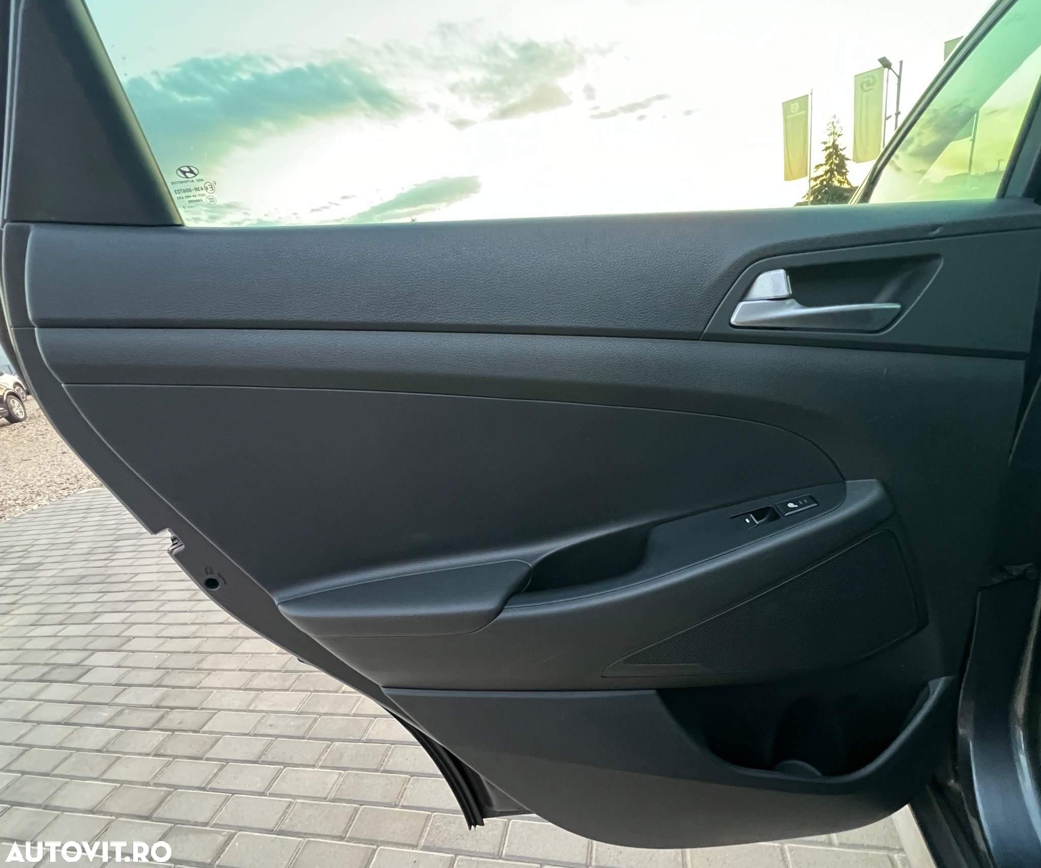 Hyundai Tucson 2.0 CRDI 4WD Automatik Premium - 28