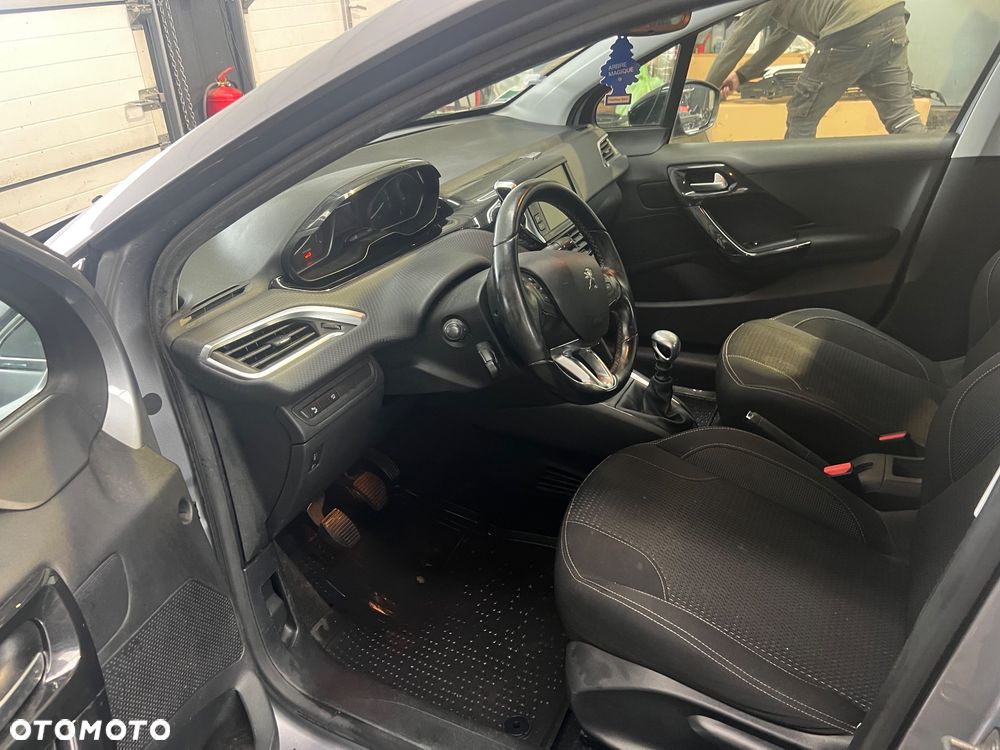 Peugeot 208 PureTech 110 Stop & Start Tech Edition - 19