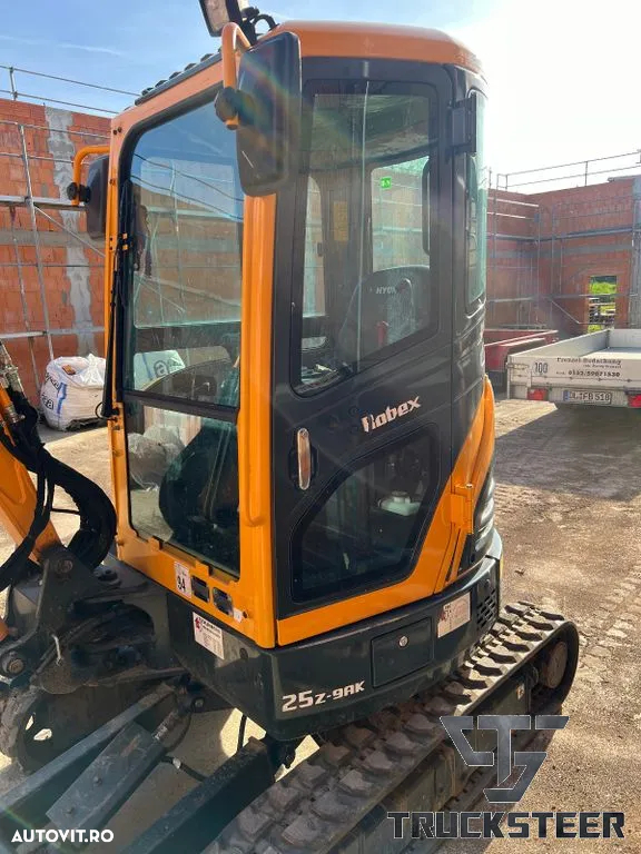 Hyundai R25Z-9AK - 4
