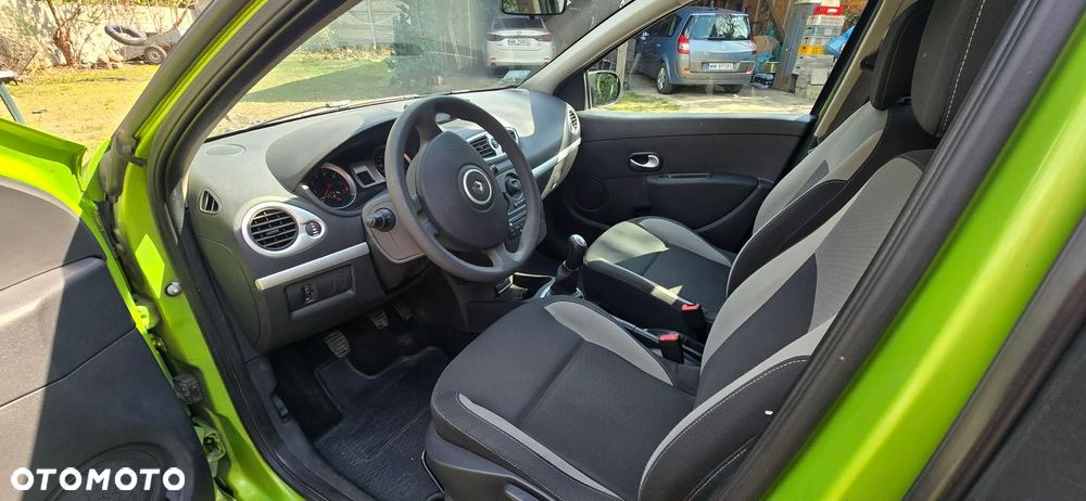 Renault Clio - 7