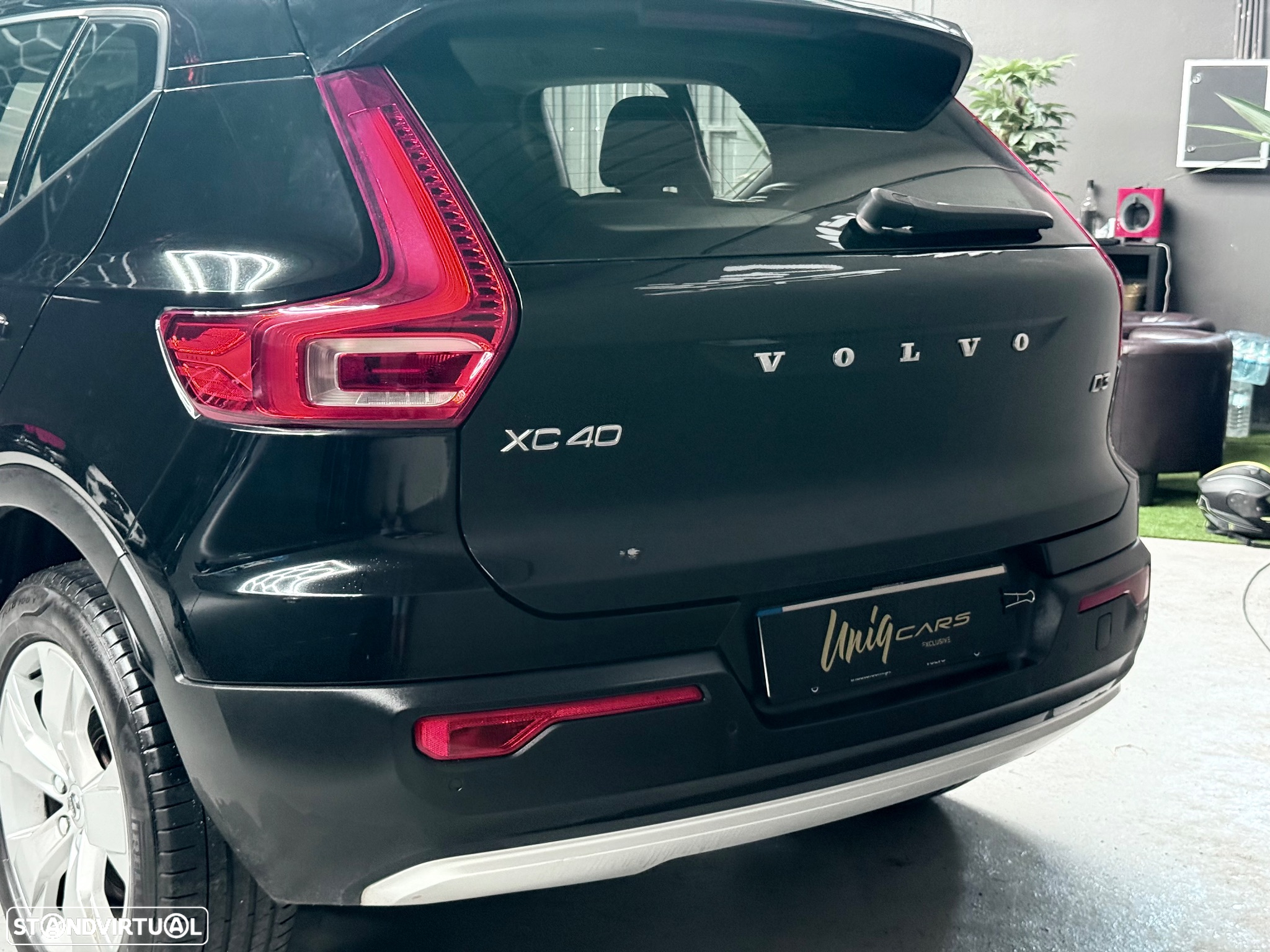 Volvo XC 40 2.0 D3 Inscription AWD Geartronic - 4