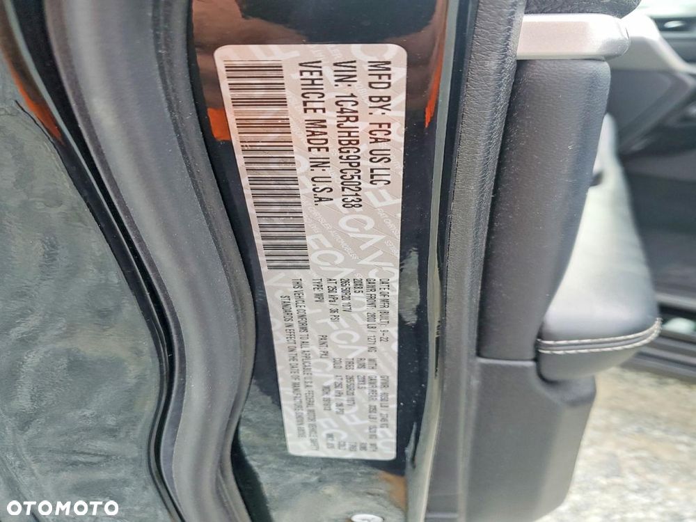 Jeep Grand Cherokee - 14