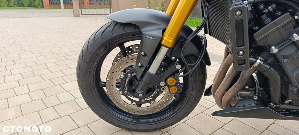 Yamaha FZ8 - 37