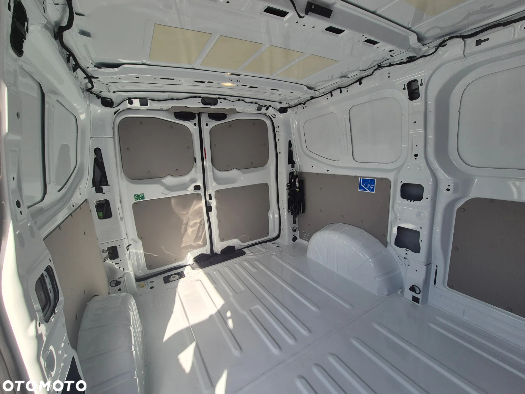 Volkswagen Transporter - 11