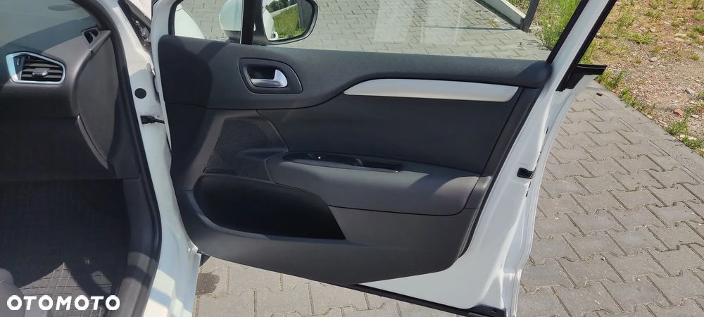 Citroën C4 BlueHDi 120 Stop&Start EAT6 Selection - 24