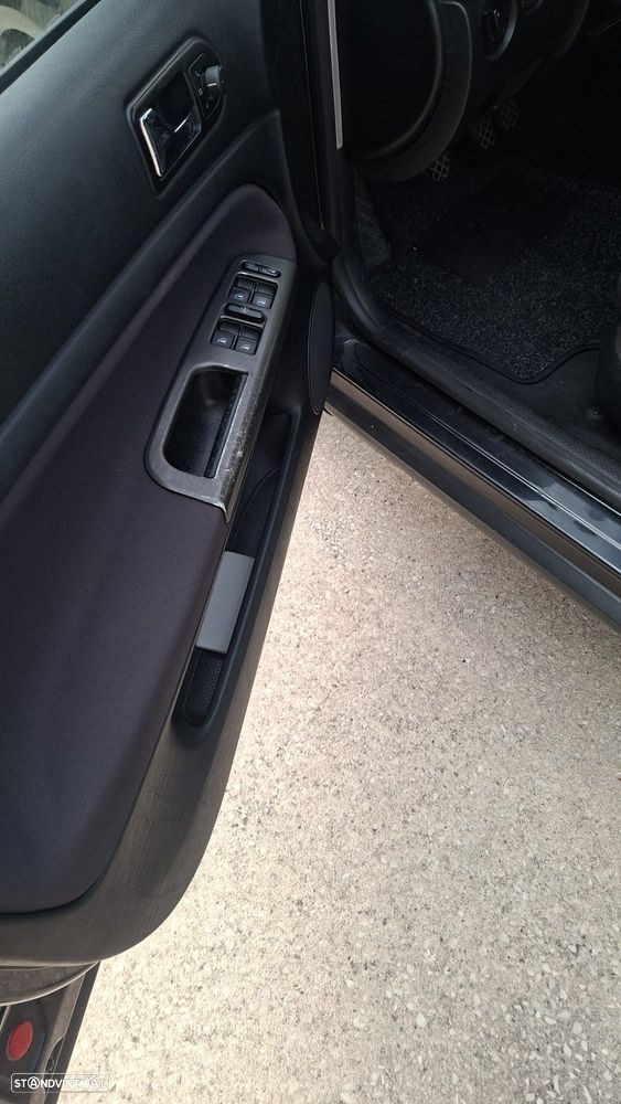 VW Passat 1.9 TDi Confortline - 4