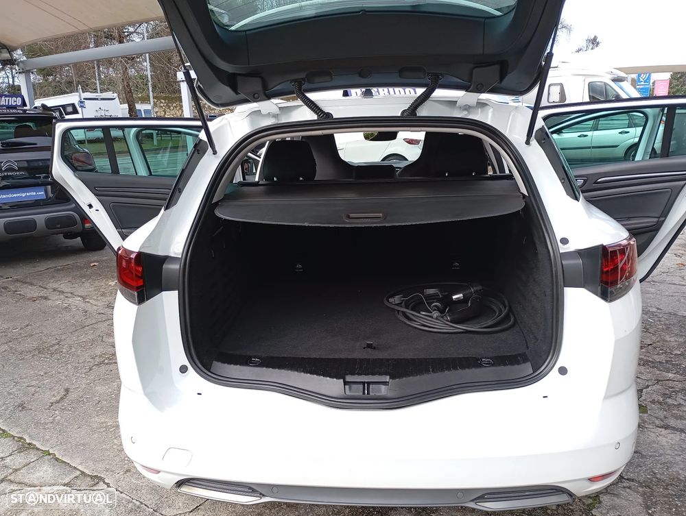 Renault Mégane Sport Tourer 1.6 E-Tech Plug-In Hybrid R.S. Line - 16