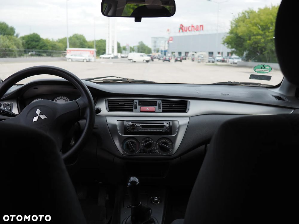 Mitsubishi Lancer - 16