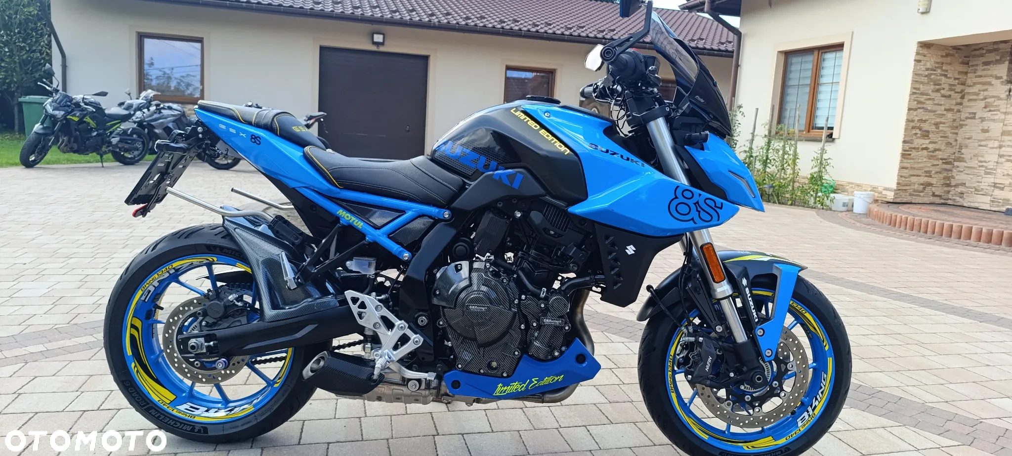 Suzuki GSX - 3