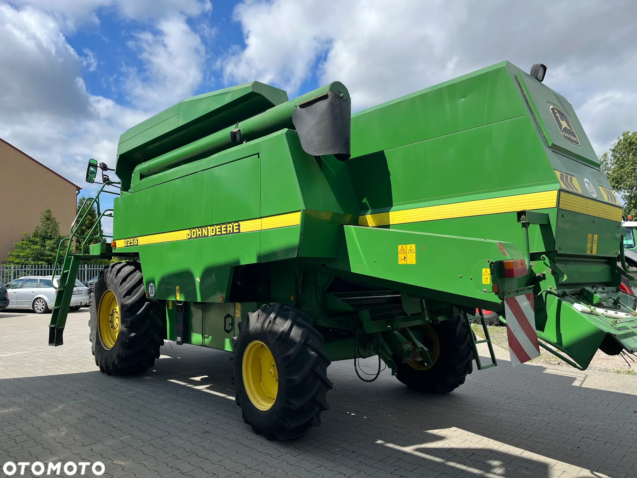 John Deere 2256 - 4