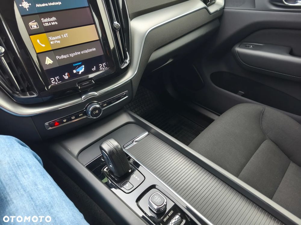 Volvo XC 60 B4 B Momentum Pro - 19