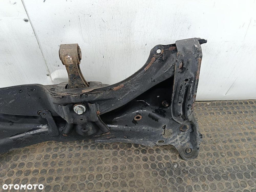 WÓZEK,TRAWERS PRZÓD TOYOTA YARIS III 1.4 D-4D - 2