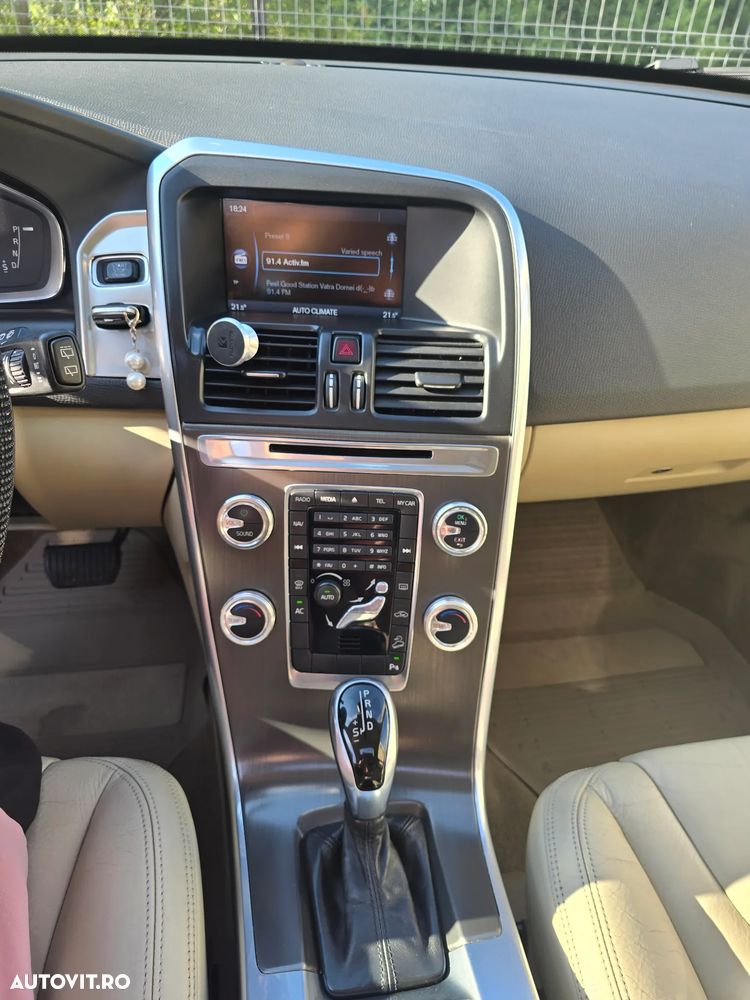 Volvo XC 60 D4AWD Summum - 5