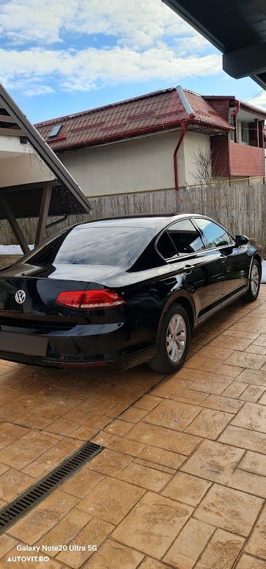 Volkswagen Passat 1.6 TDI Comfortline - 3