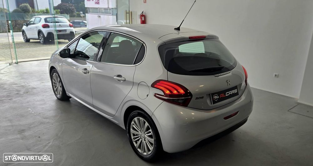 Peugeot 208 1.2 PureTech Allure - 5