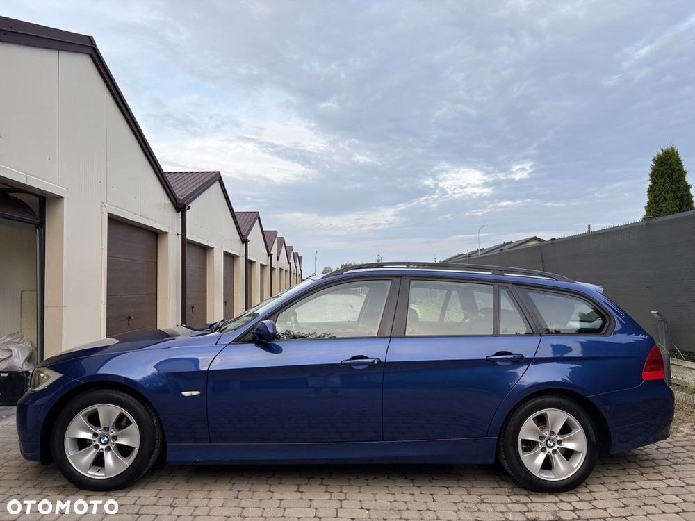 BMW Seria 3 320i - 3