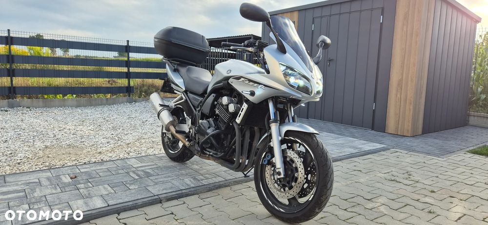 Yamaha FZS - 2