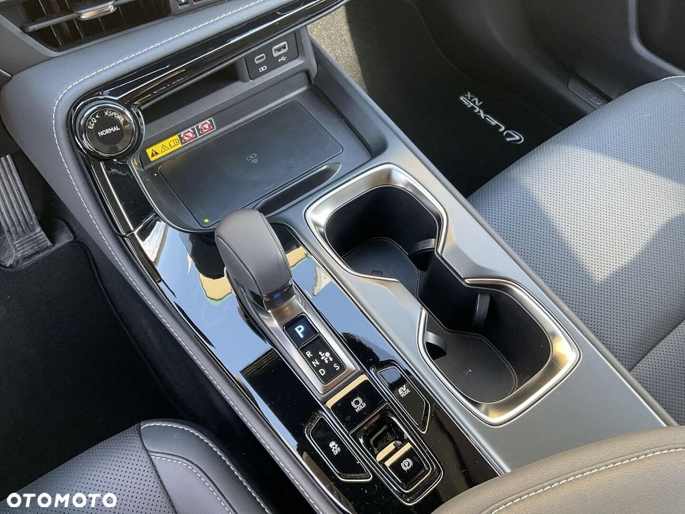 Lexus NX 350h Prestige 2WD - 27