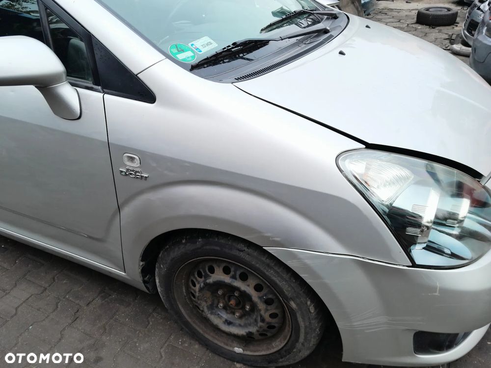Błotnik przedni prawy TOYOTA Corolla Verso II lift 06-09r. 1C0 - 3