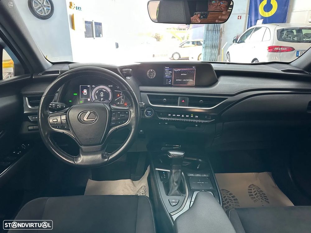 Lexus UX 250h Business - 20