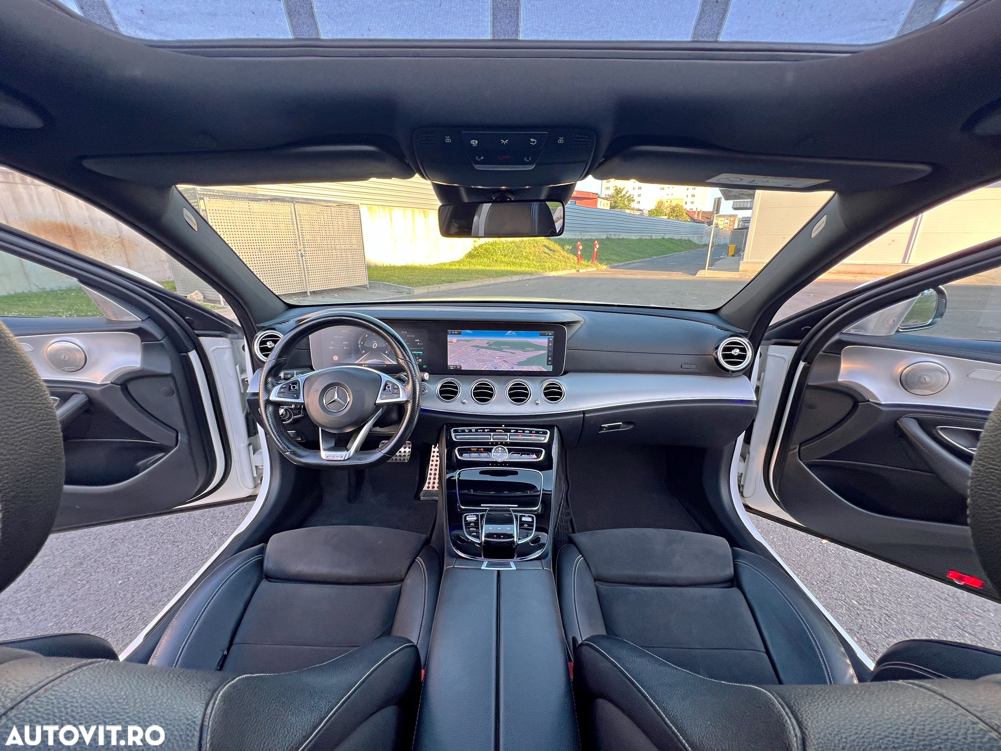 Mercedes-Benz E 220 d 9G-TRONIC AMG Line - 13