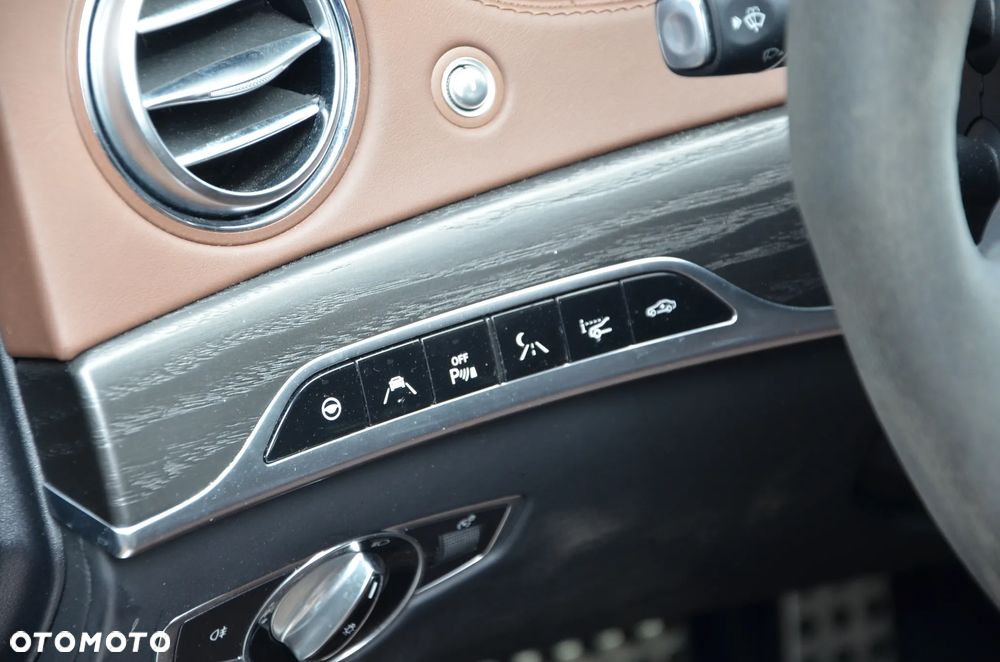 Mercedes-Benz Klasa S AMG 63 4-Matic+ L - 24