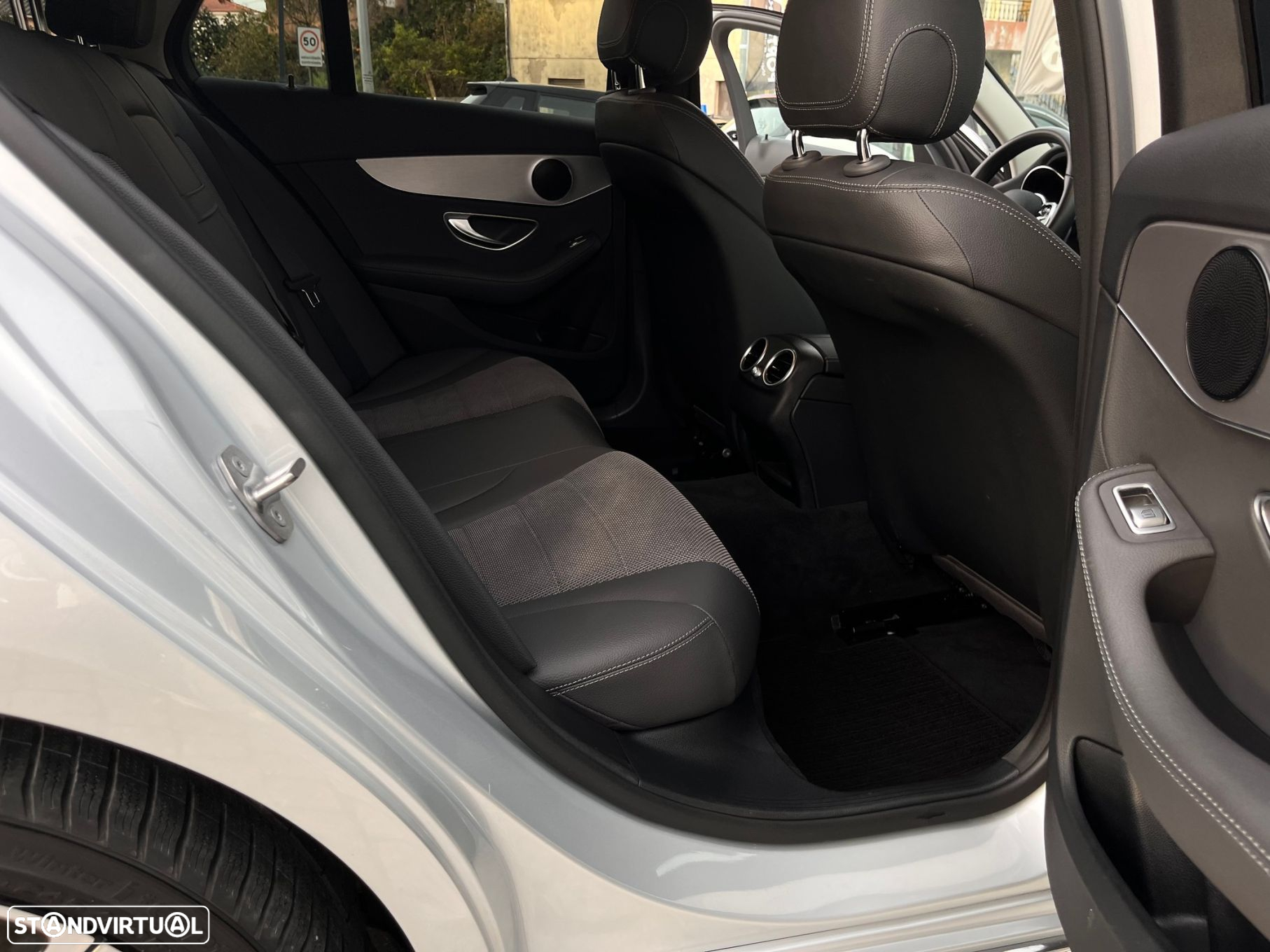 Mercedes-Benz C 300 de Avantgarde - 38