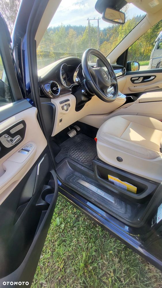 Mercedes-Benz Klasa V - 8