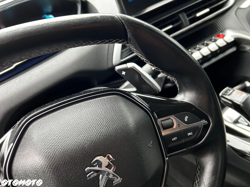 Peugeot 3008 225 e-EAT8 Allure - 23