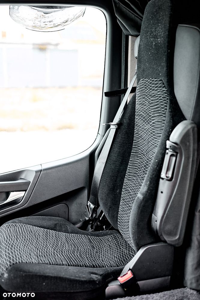 Mercedes-Benz ACTROS - 17