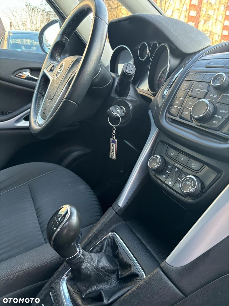 Opel Zafira - 10