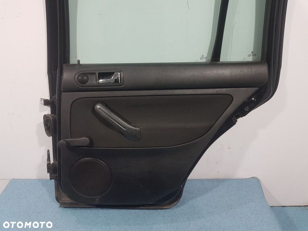 VOLKSWAGEN GOLF IV KOMBI 1.9 TDI DRZWI TYŁ PRAWE T4W - 10